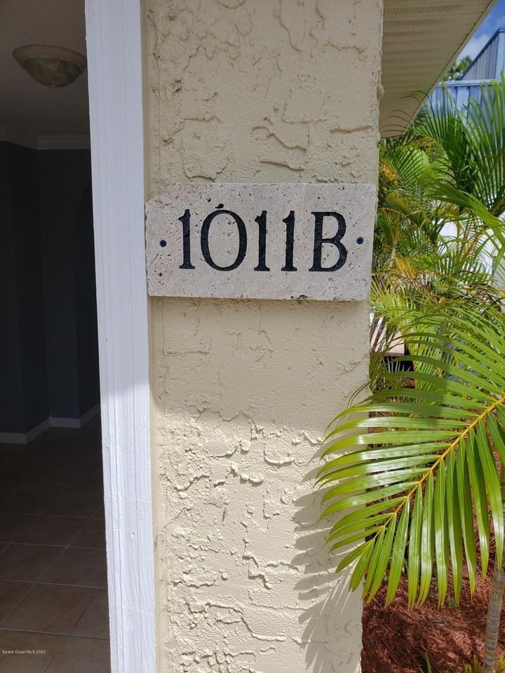 1011 S Hopkins Ave #B - Photo 2 of 11