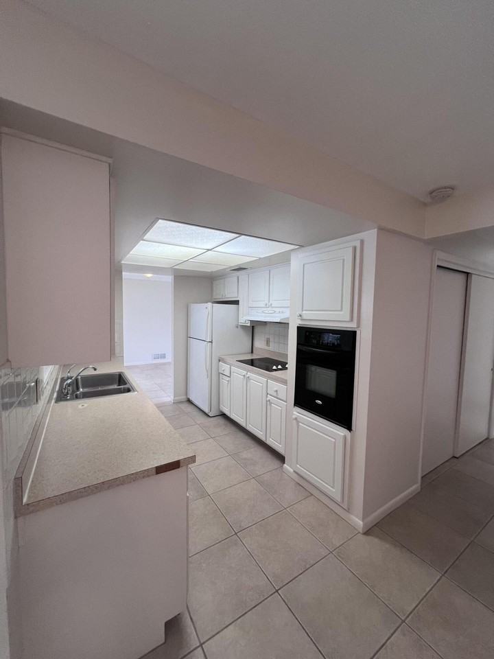 350 Orion Ct - Photo 6 of 20