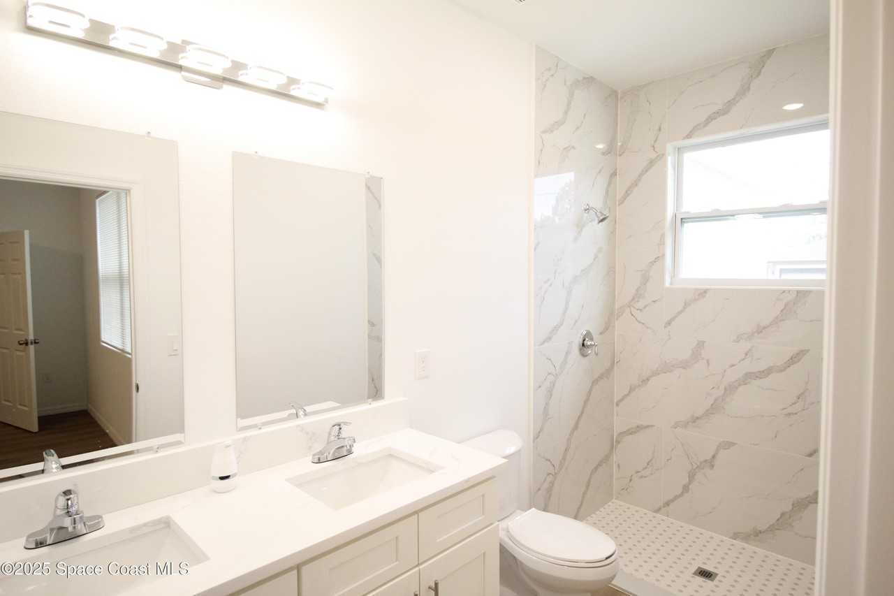 1658 Hamilton Ave Sw - Photo 3 of 19