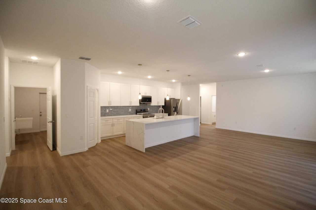1658 Hamilton Ave Sw - Photo 7 of 19