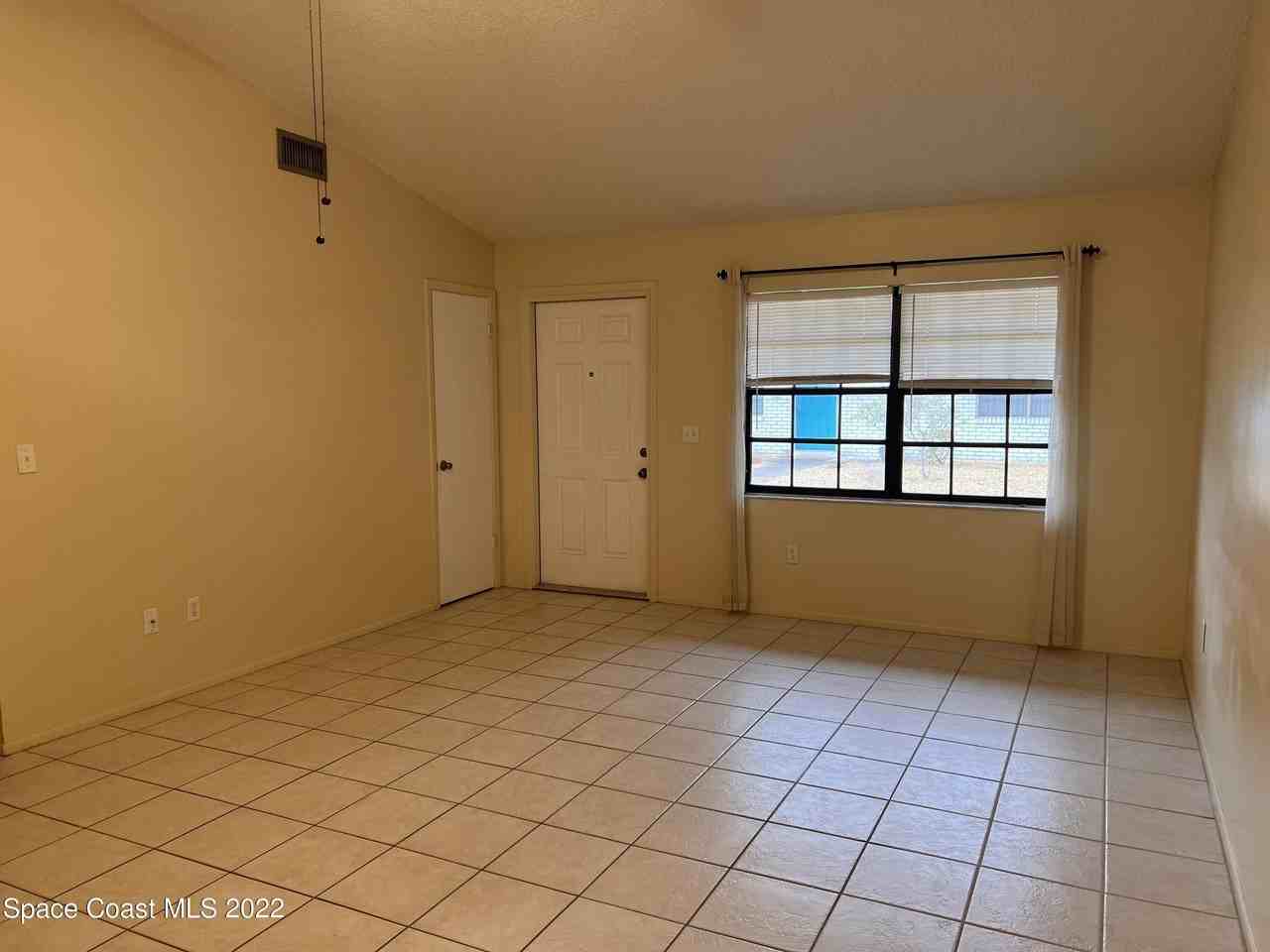 1675 Jack Oates Blvd #5 - Photo 2 of 8