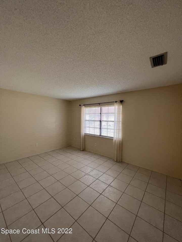 1675 Jack Oates Blvd #5 - Photo 6 of 8