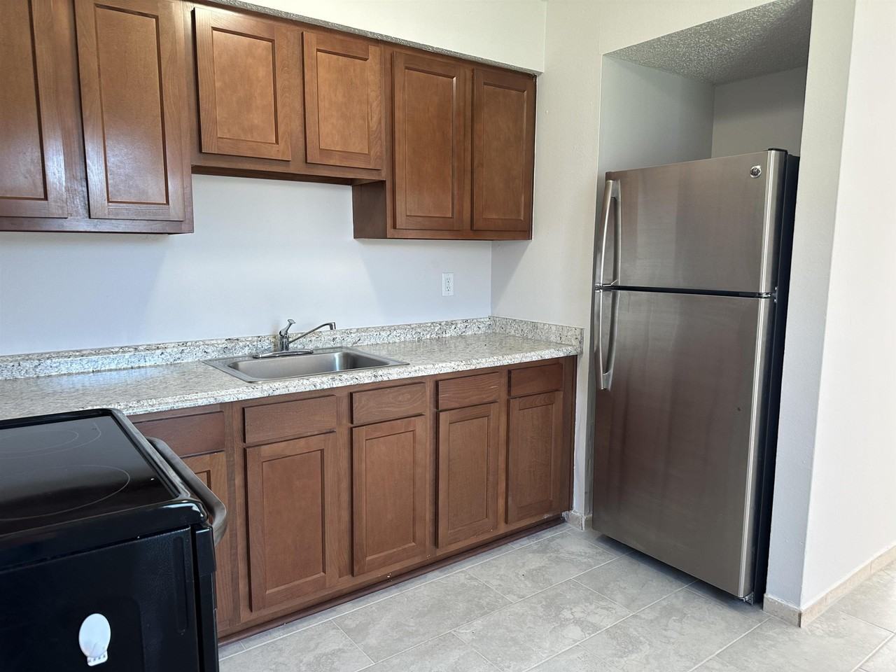 280 Sunset Dr #A - Photo 4 of 10