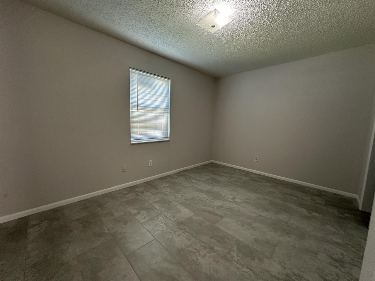 280 Sunset Dr #A - Photo 7 of 10