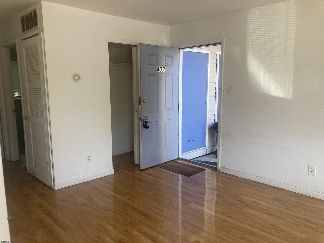 610 Noahs Rd #407 - Photo 4 of 17