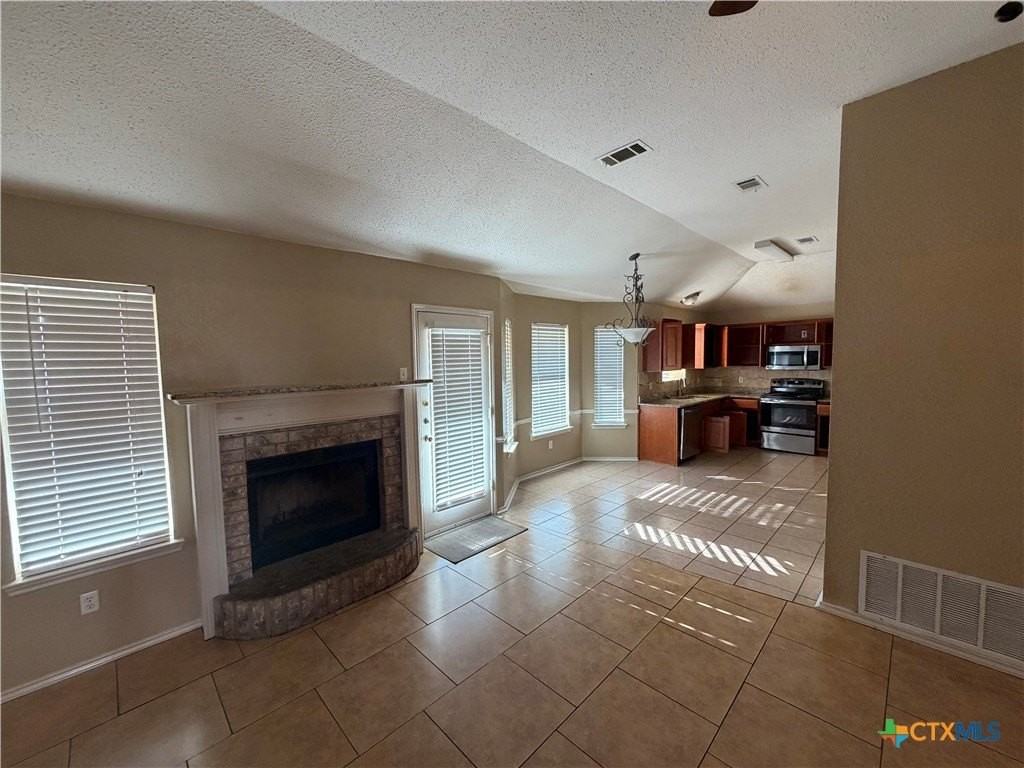 2207 Waterfall Dr - Photo 4 of 11