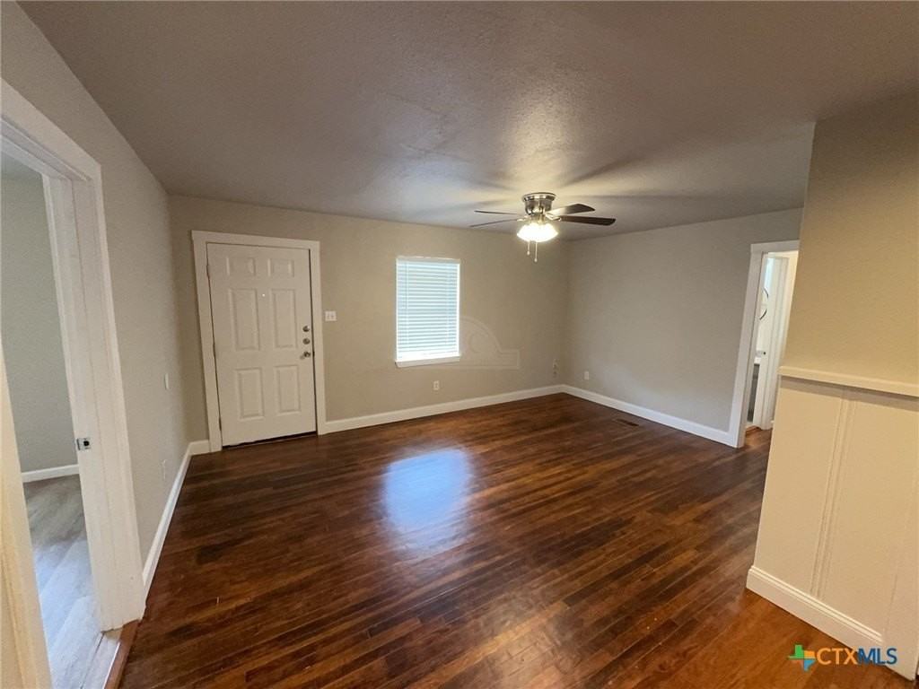 707 N Main St - Photo 4 of 17