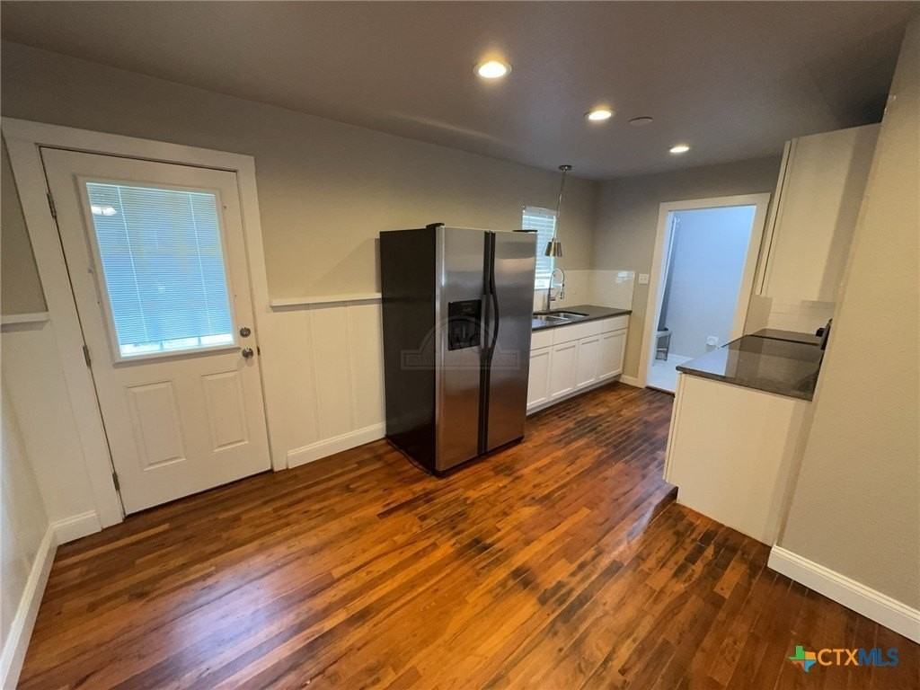 707 N Main St - Photo 5 of 17