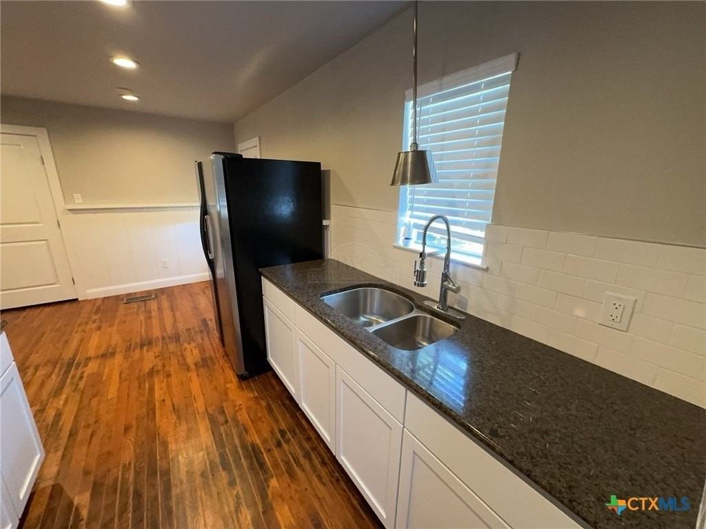 707 N Main St - Photo 6 of 17