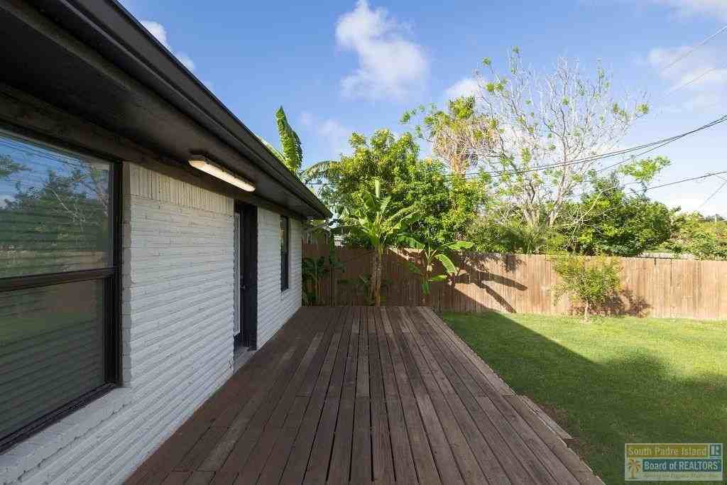 301 W Madison St - Photo 6 of 32