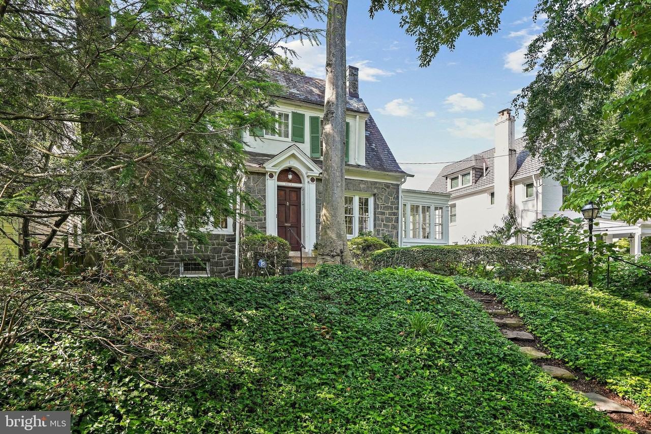 3612 Albemarle St Nw - Photo 2 of 42