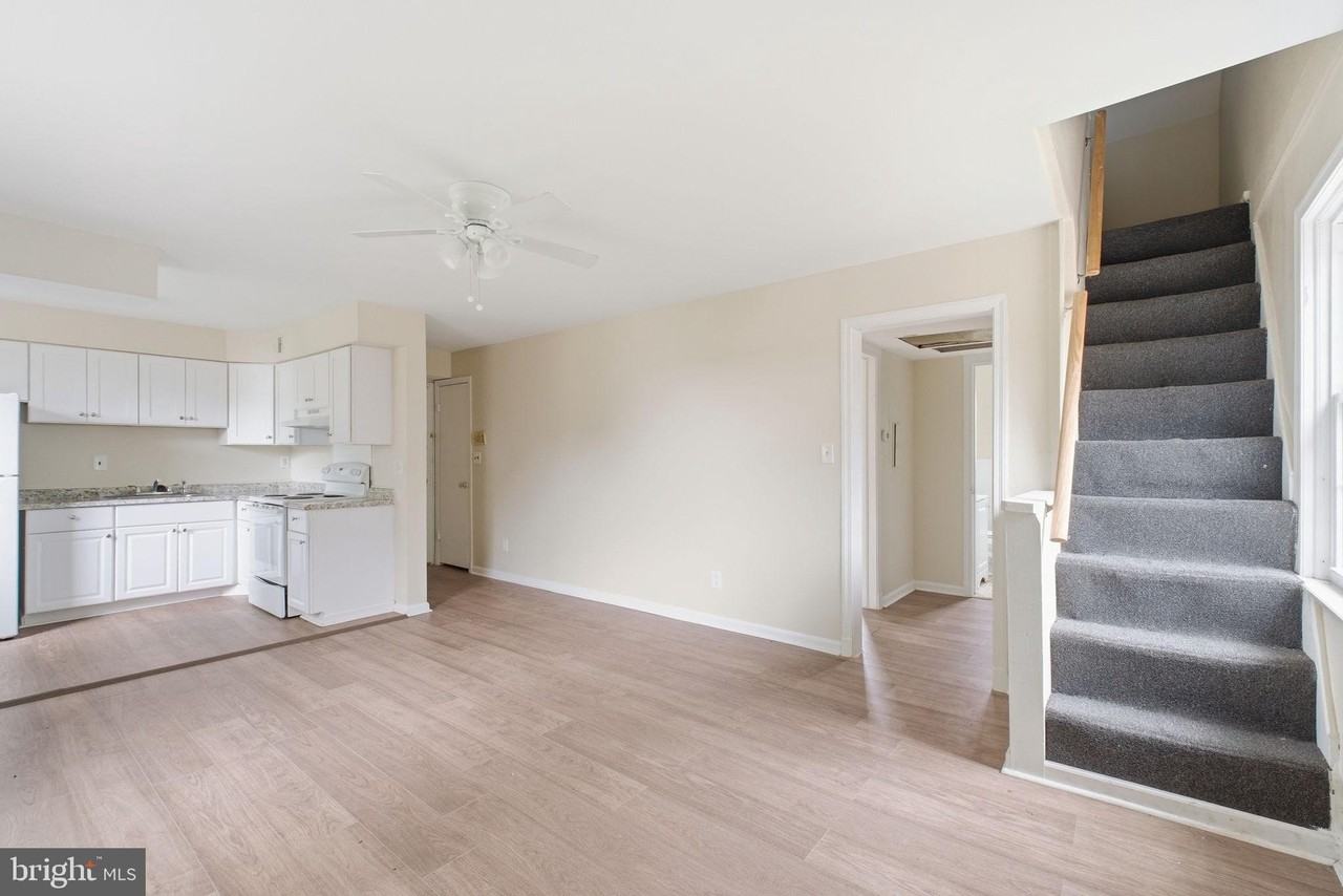 3927 Pennsylvania Ave Se #201 - Photo 4 of 12