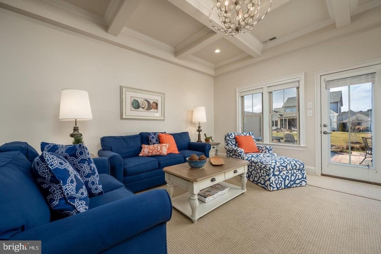 22480 Grebe Ln - Photo 4 of 25