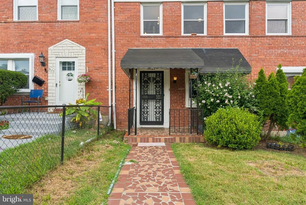 5621 Clearspring Rd - Photo 2 of 30