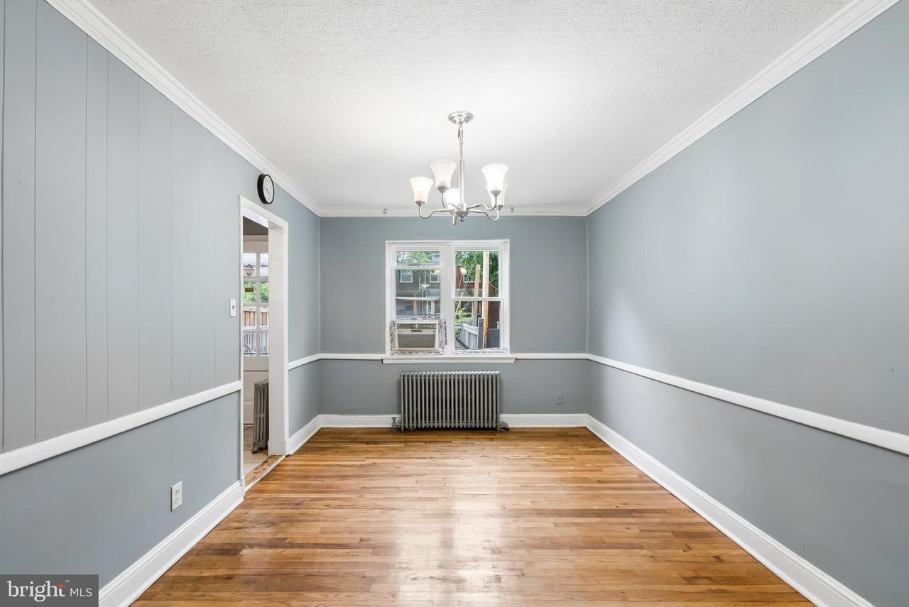 5621 Clearspring Rd - Photo 7 of 30