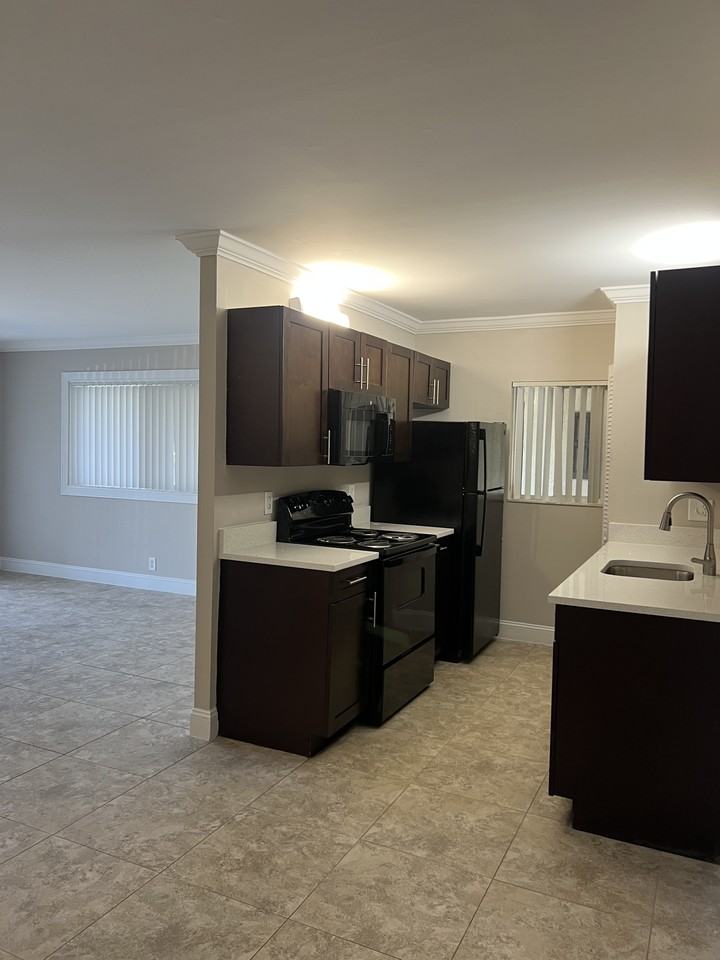 909 Rich Drive #205 - Photo 3 of 16