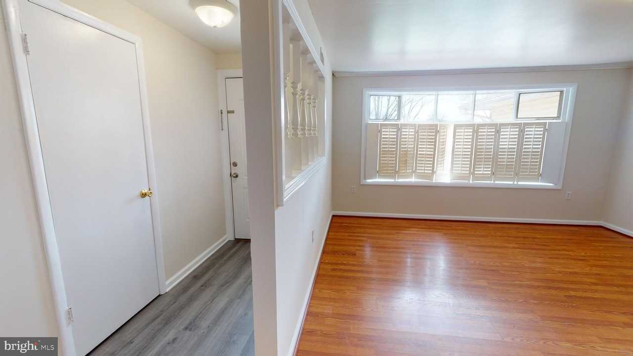 6103 Ronna Cir - Photo 3 of 37