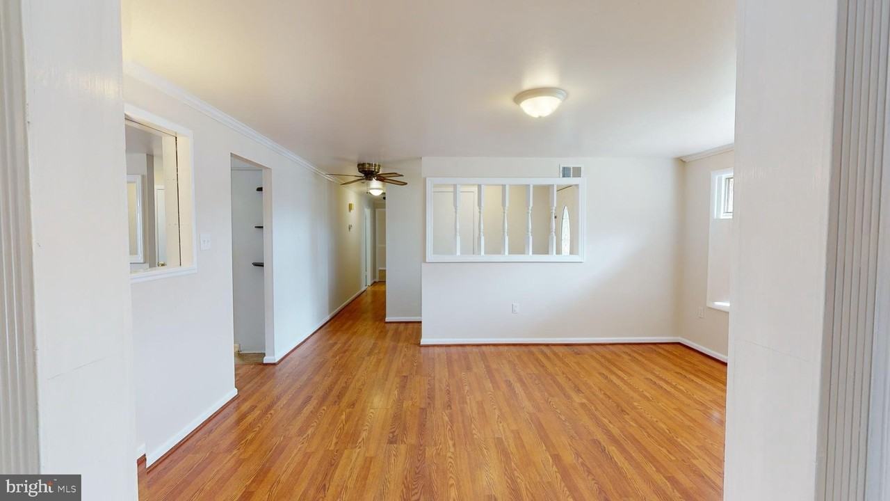 6103 Ronna Cir - Photo 4 of 37
