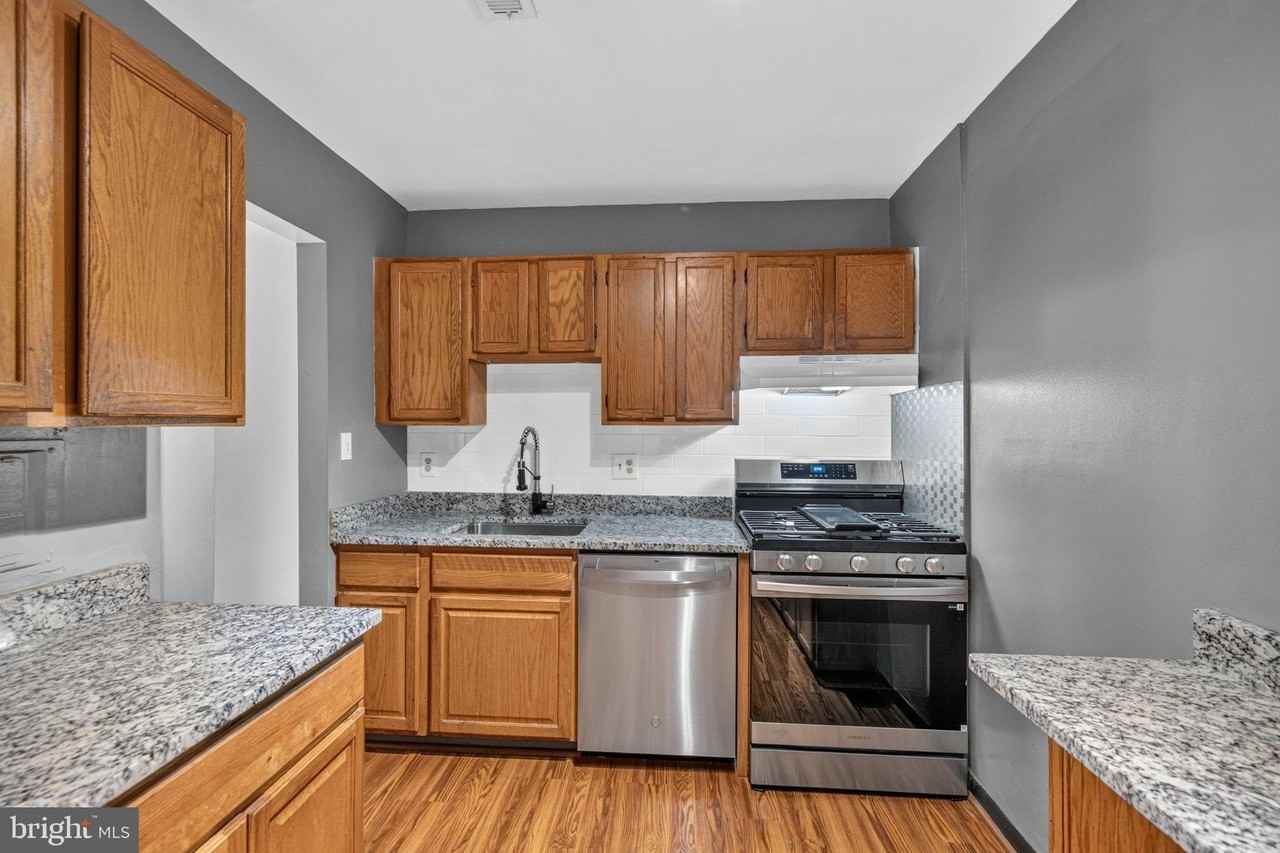5039 Green Mountain Cir #5 - Photo 4 of 26