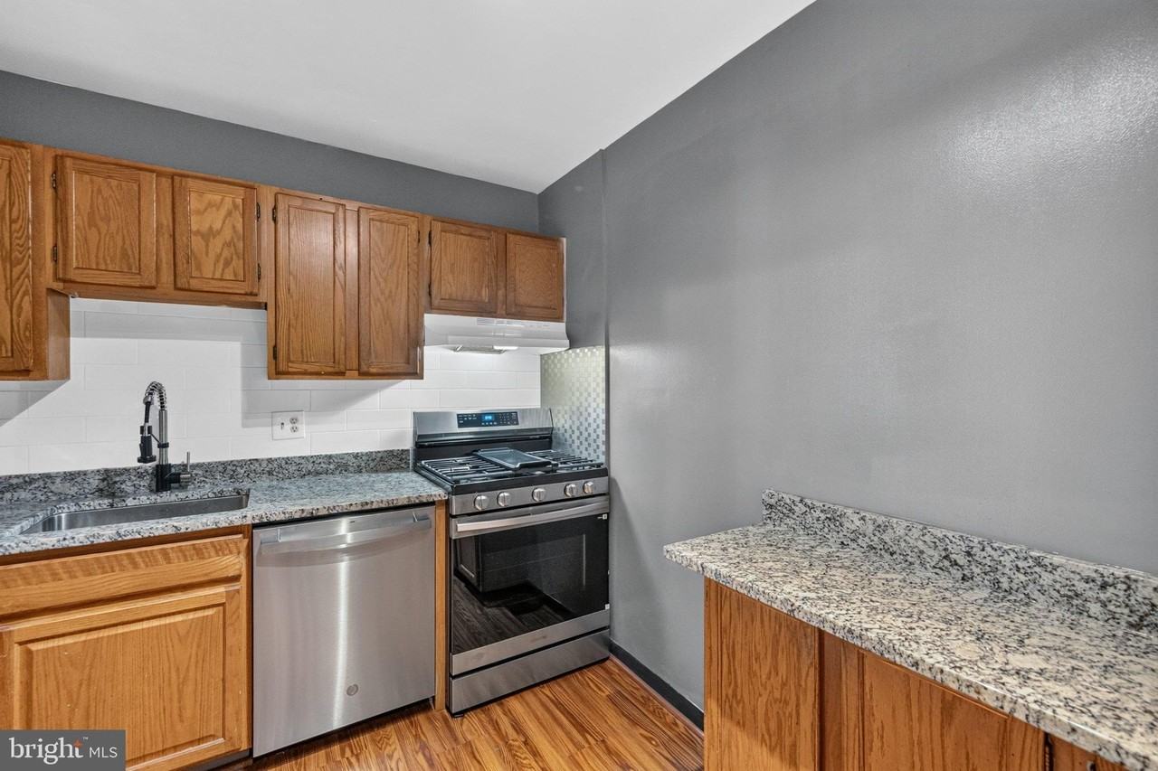 5039 Green Mountain Cir #5 - Photo 5 of 26