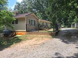 featured image of 254 Peaceful Hollow Rd #1