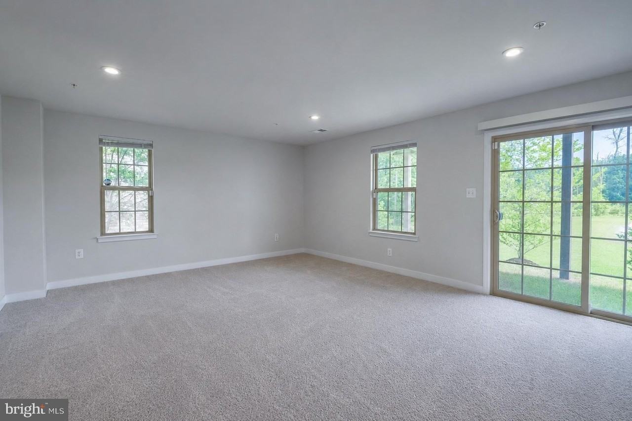 8032 Spring Arbor Dr - Photo 4 of 50