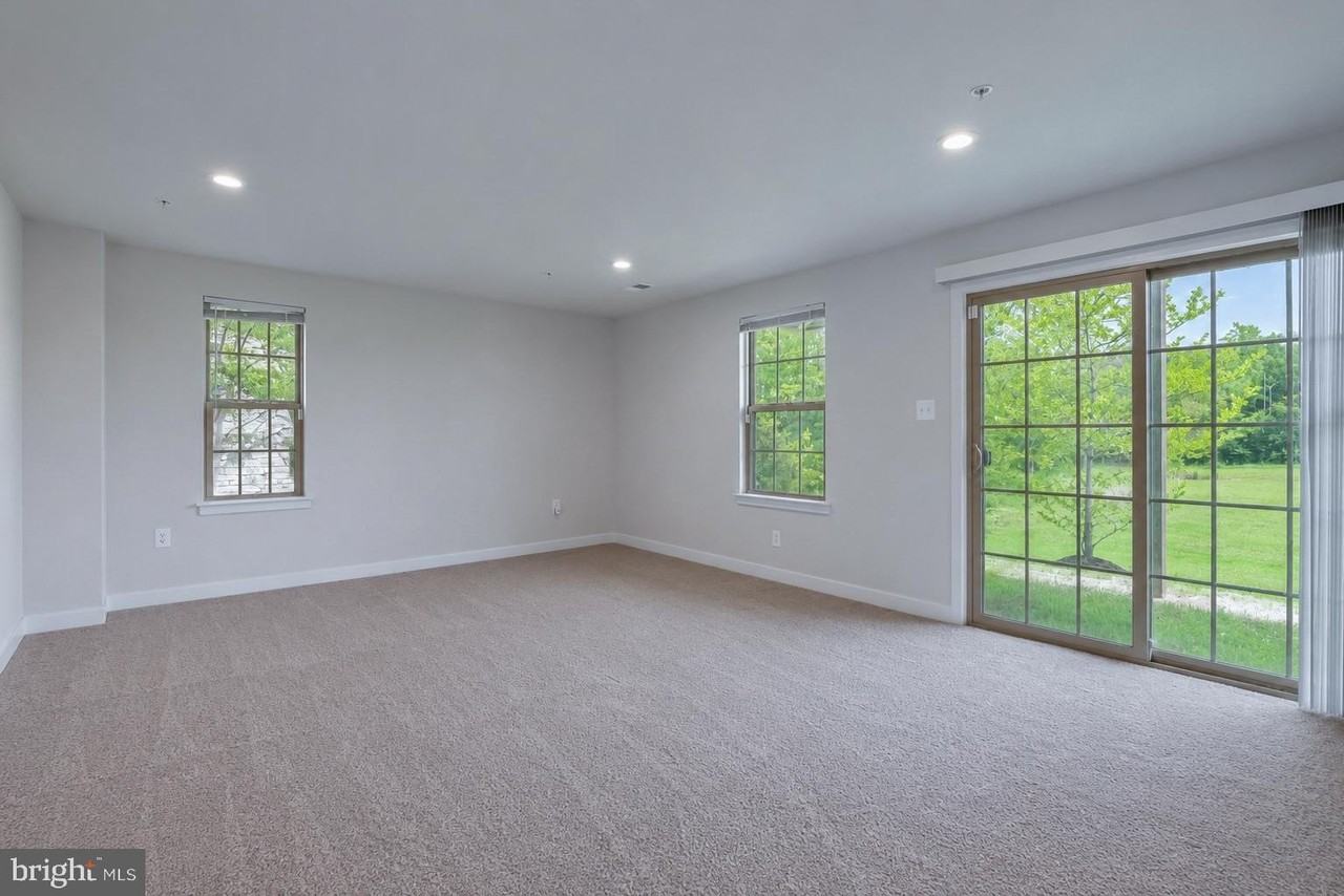 8032 Spring Arbor Dr - Photo 5 of 50