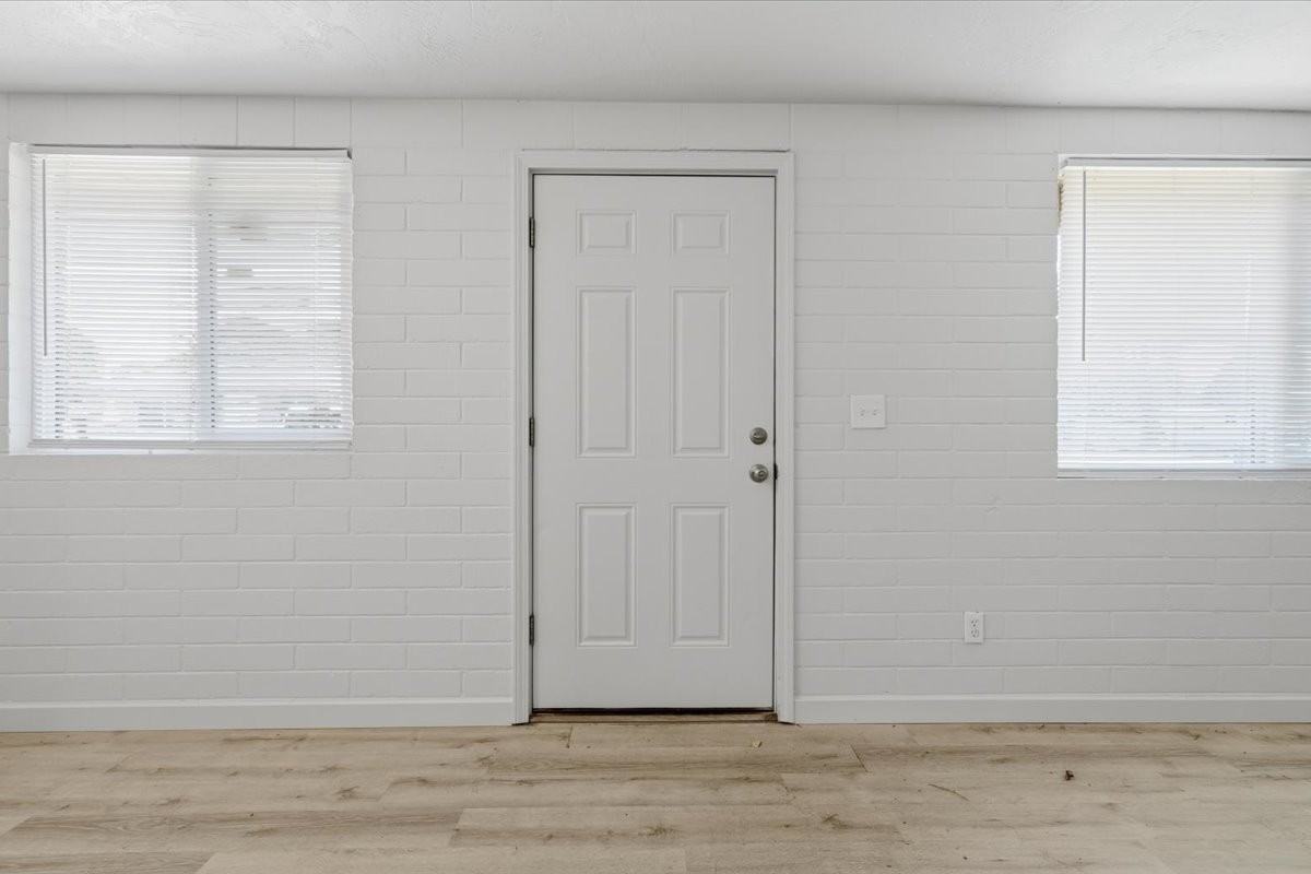 3114 Iowa Ave #1 - Photo 2 of 17