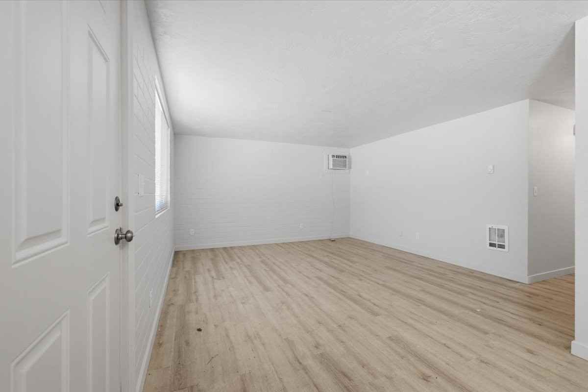 3114 Iowa Ave #1 - Photo 3 of 17