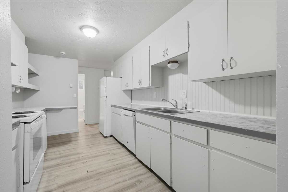 3114 Iowa Ave #1 - Photo 6 of 17