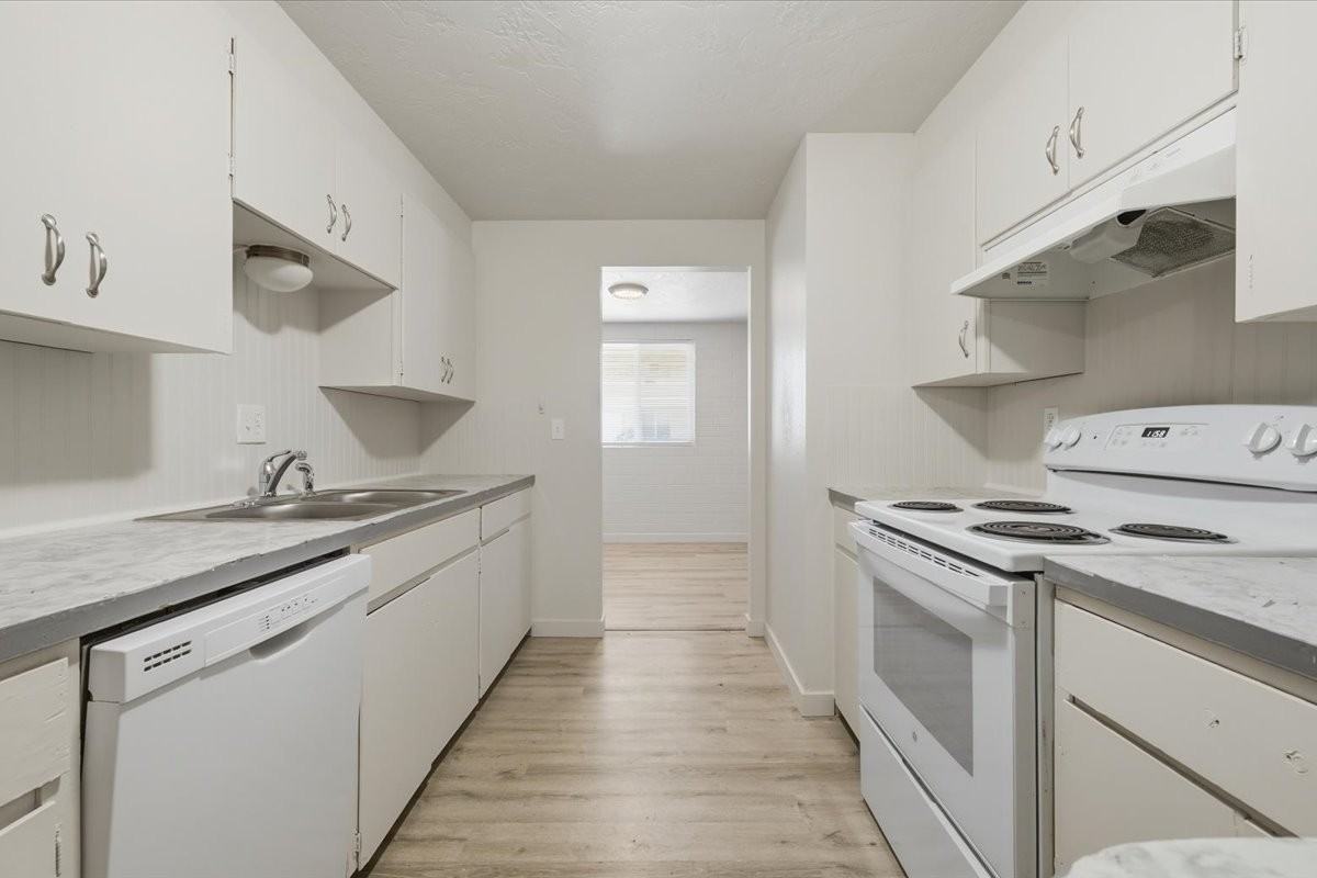 3114 Iowa Ave #1 - Photo 7 of 17