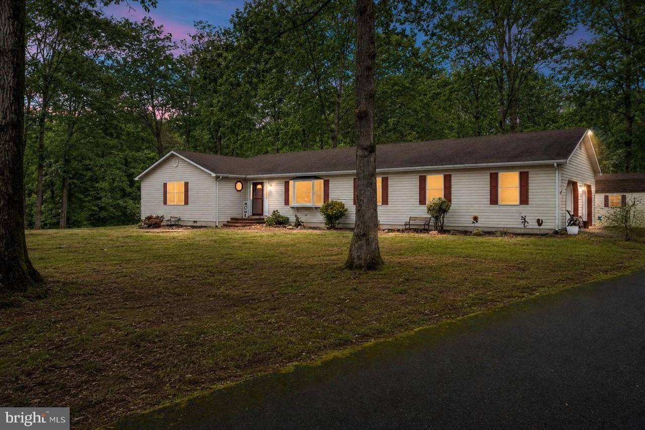 8953 Treesdale Dr - Photo 2 of 29