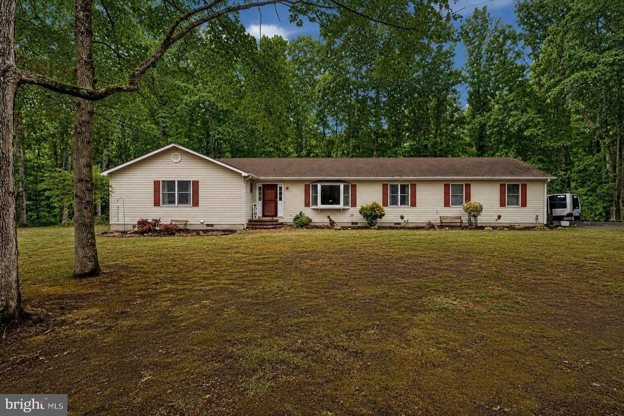 8953 Treesdale Dr - Photo 3 of 29