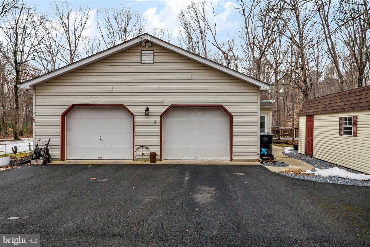 8953 Treesdale Dr - Photo 4 of 29