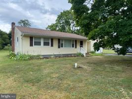 featured image of 7 Danna Ln