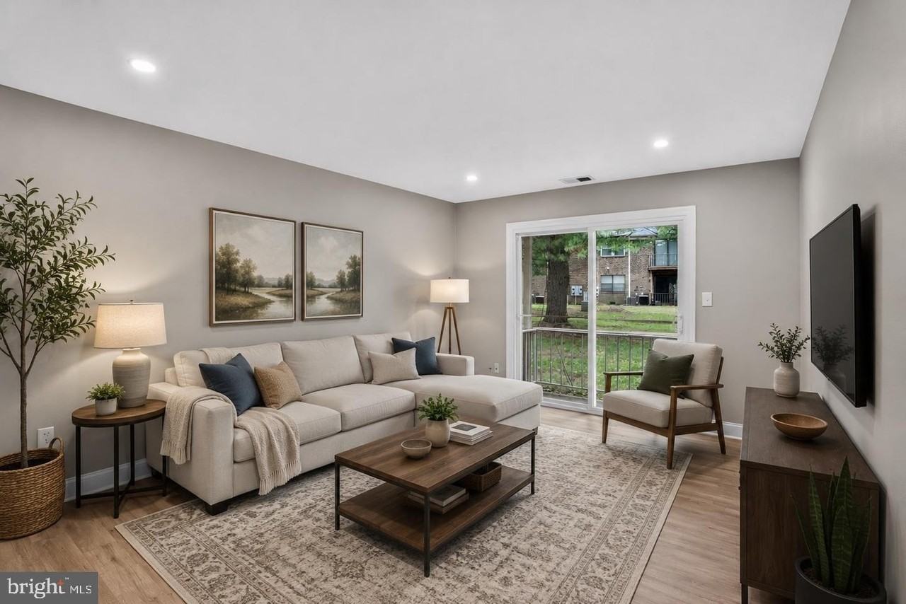 1807 Silver Ct - Photo 2 of 33