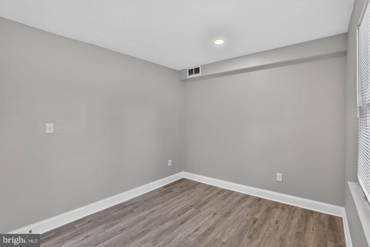 1807 Silver Ct - Photo 5 of 33