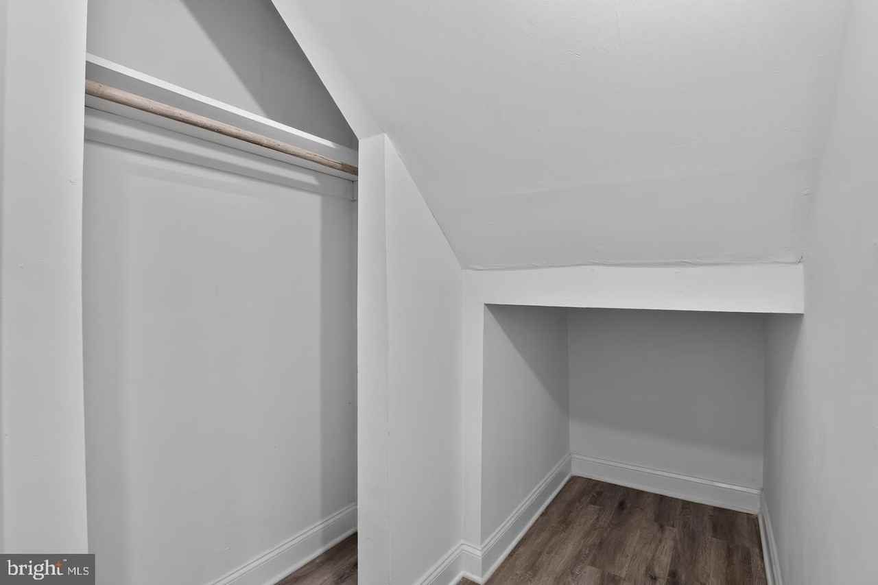 1807 Silver Ct - Photo 7 of 33