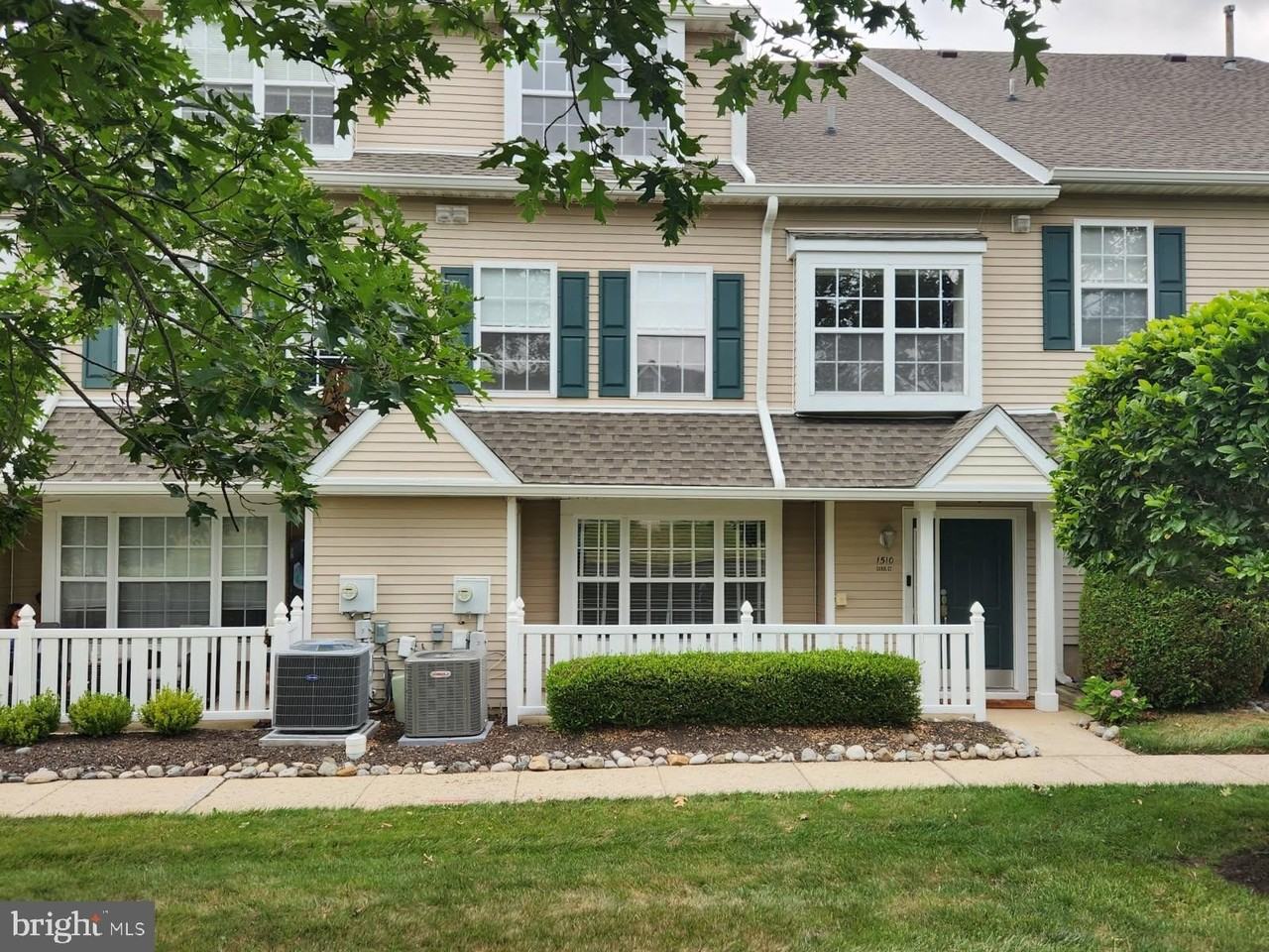 1510 Carol Ct - Photo 2 of 30