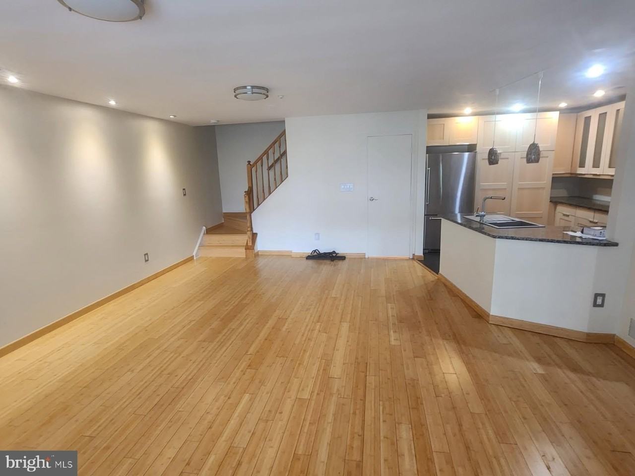 1510 Carol Ct - Photo 5 of 30