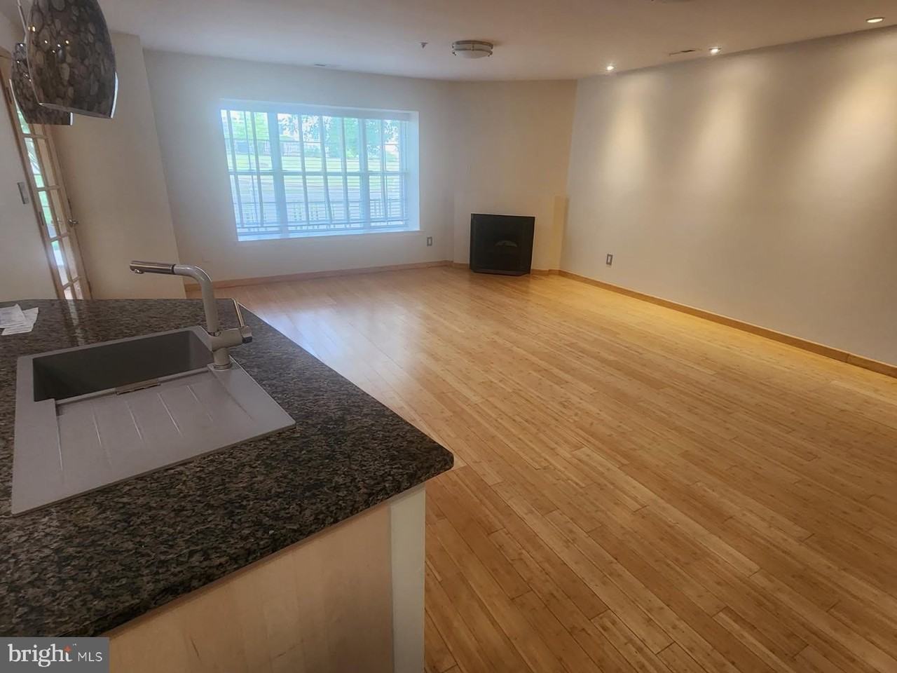 1510 Carol Ct - Photo 6 of 30