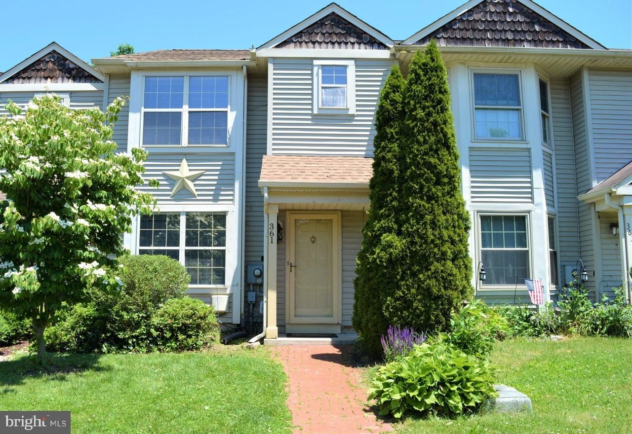 361 Kent Ln - Photo 2 of 28