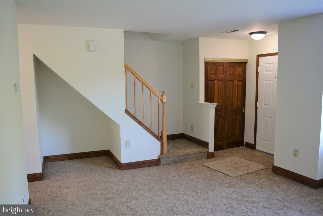 361 Kent Ln - Photo 6 of 28