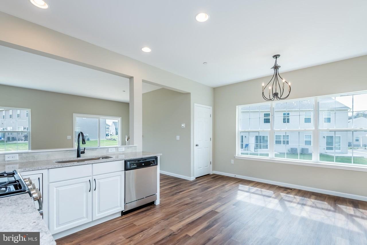 1714 Shady Ln - Photo 4 of 24