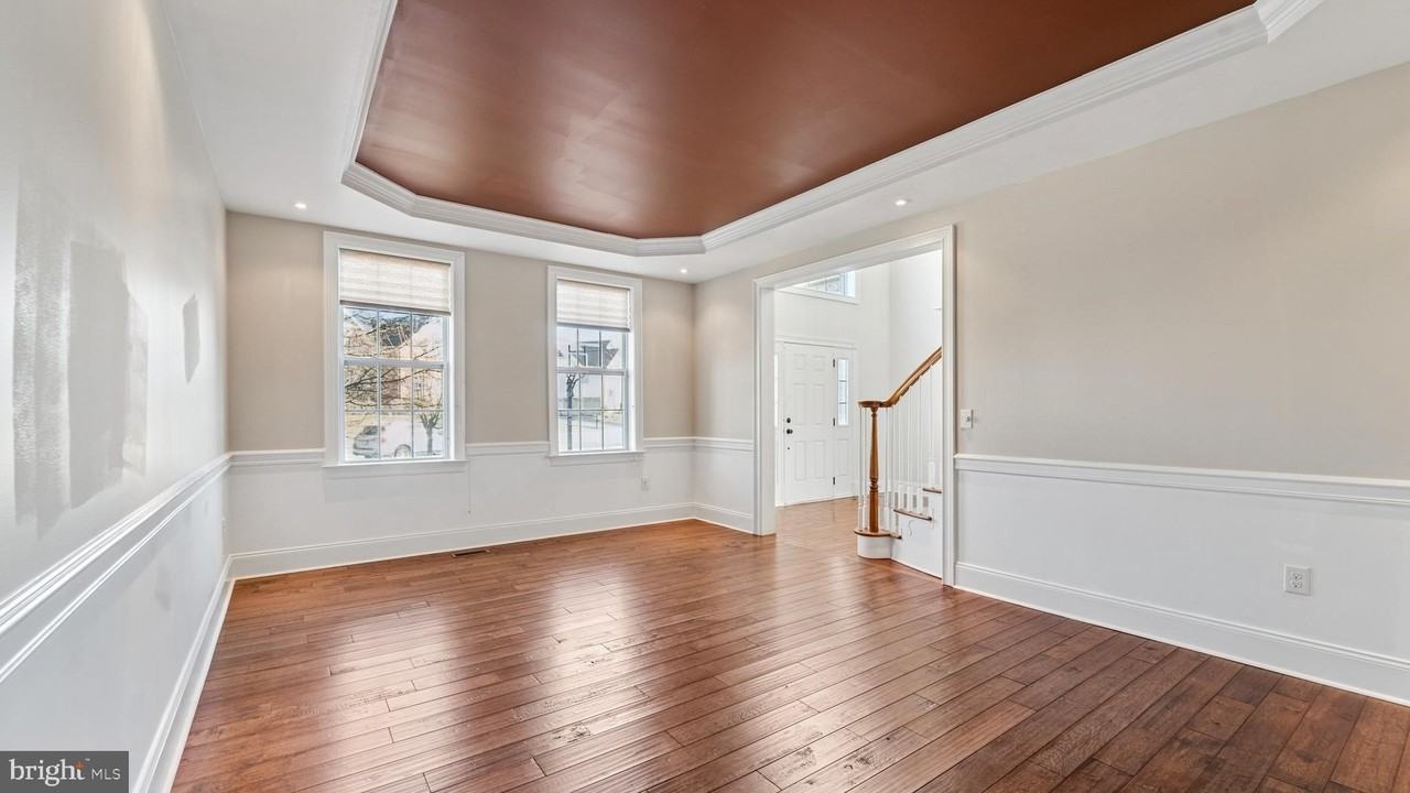 178 Pratt Ln - Photo 3 of 35