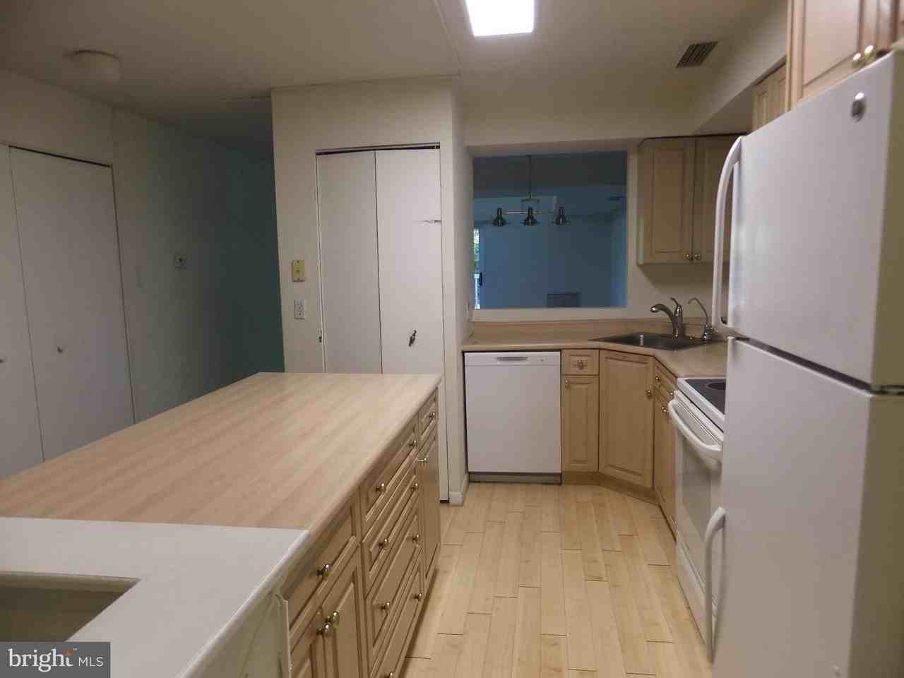 1700 Oakwood Ter #1F - Photo 7 of 45