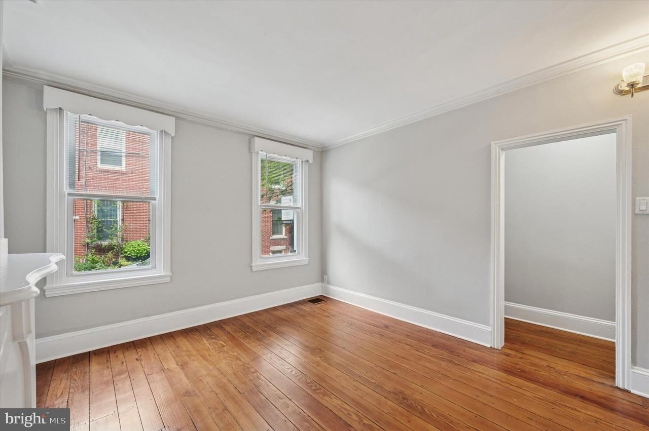 751 S Cleveland St - Photo 3 of 15