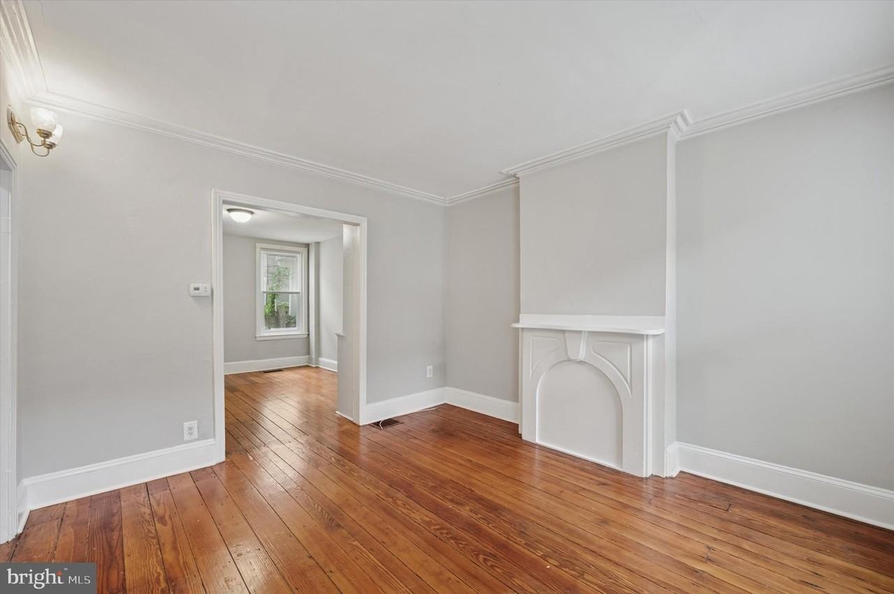 751 S Cleveland St - Photo 4 of 15