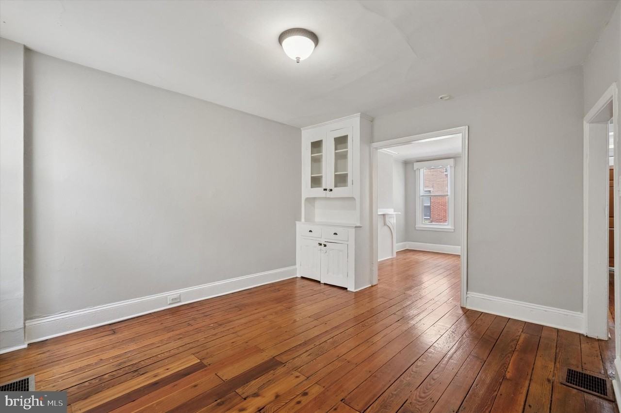 751 S Cleveland St - Photo 5 of 15
