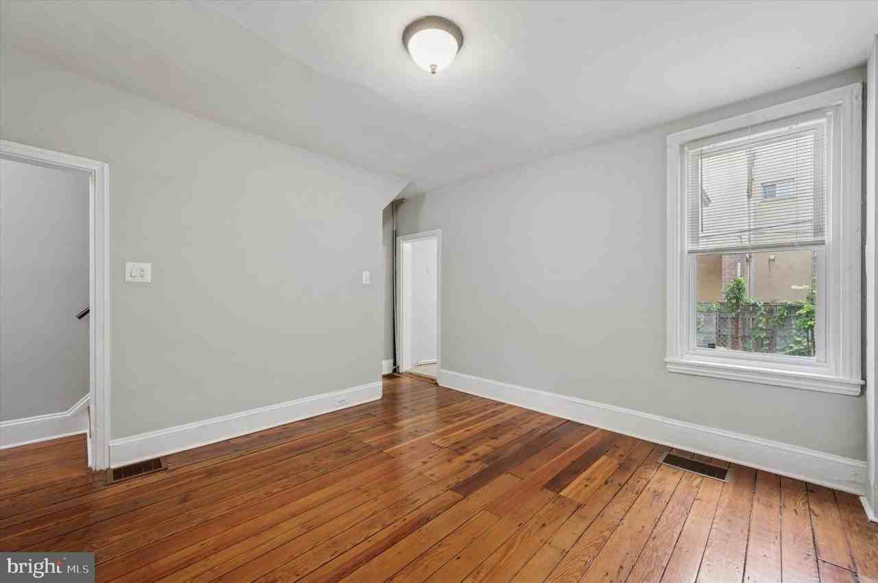 751 S Cleveland St - Photo 6 of 15